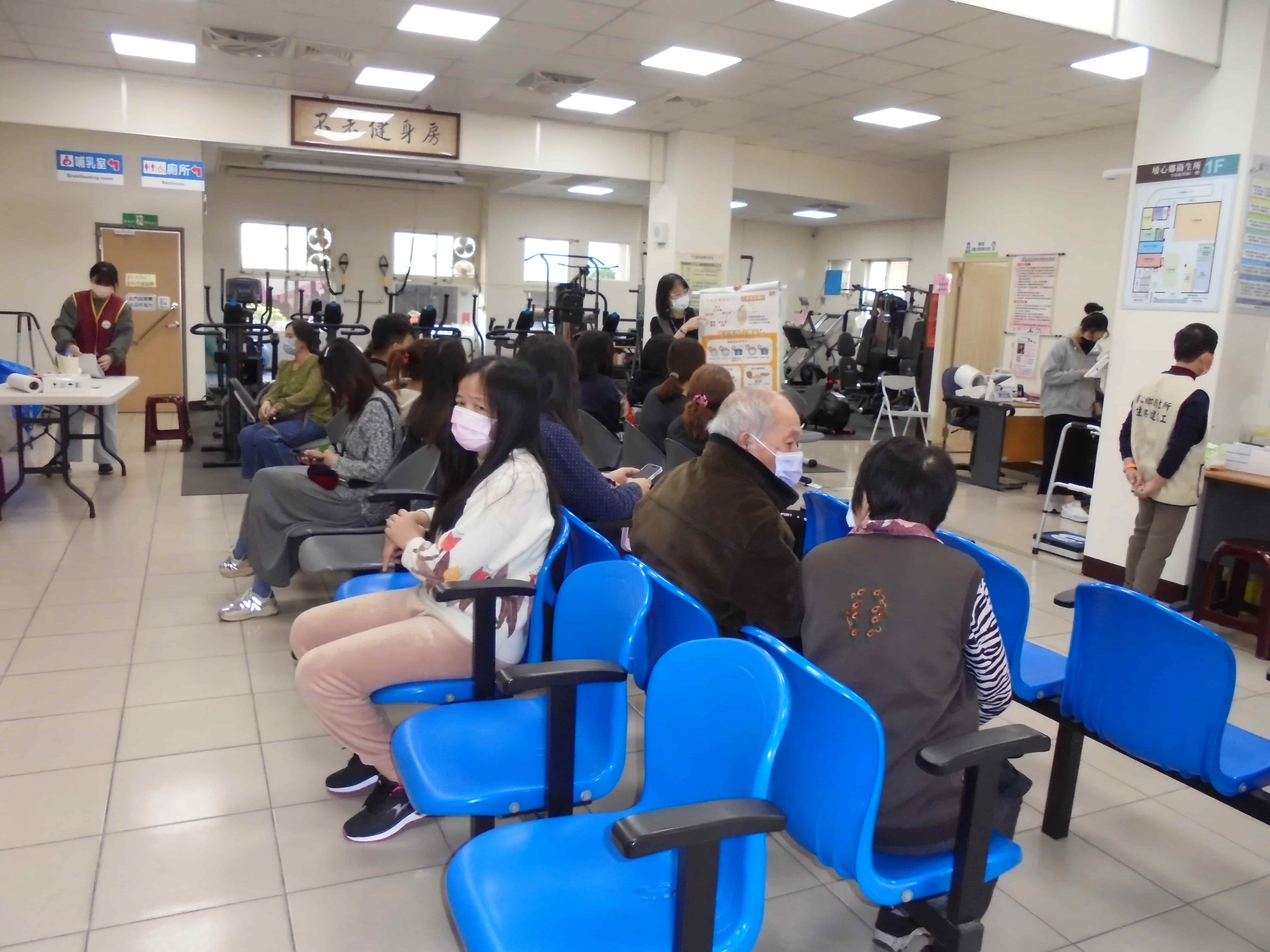 112年3月門診衛教宣導照片2