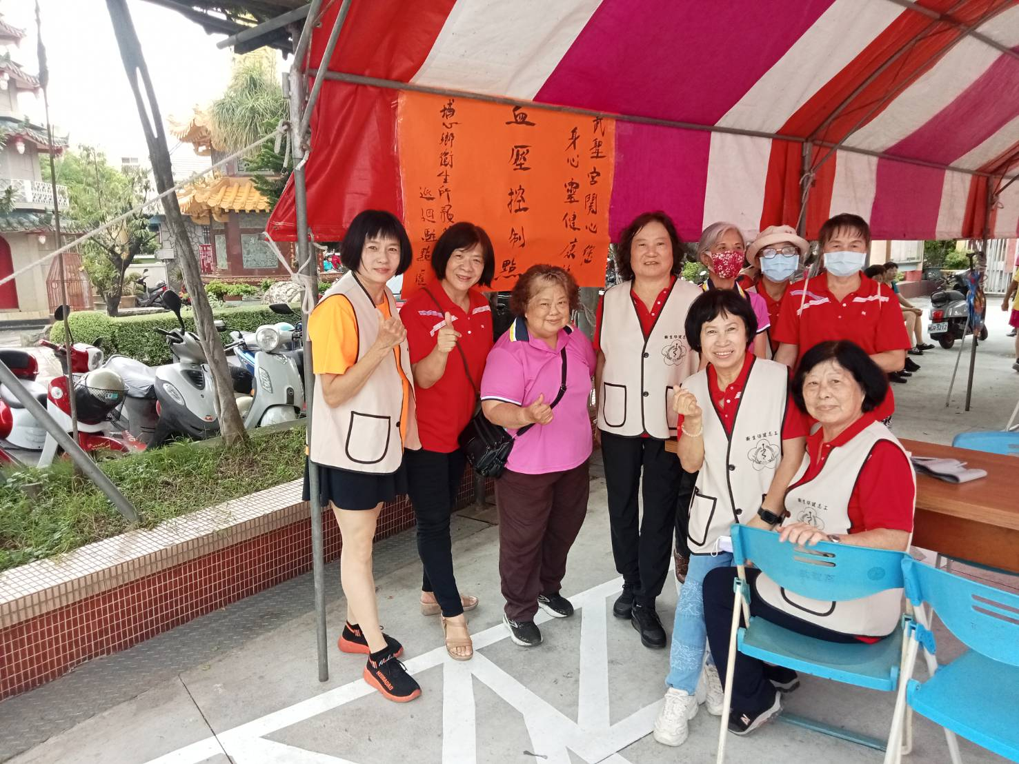 武聖宮6月祈福月本所志工們至武聖宮辦理血壓測量站，讓來參加活動的民眾們免費量測血壓 相本