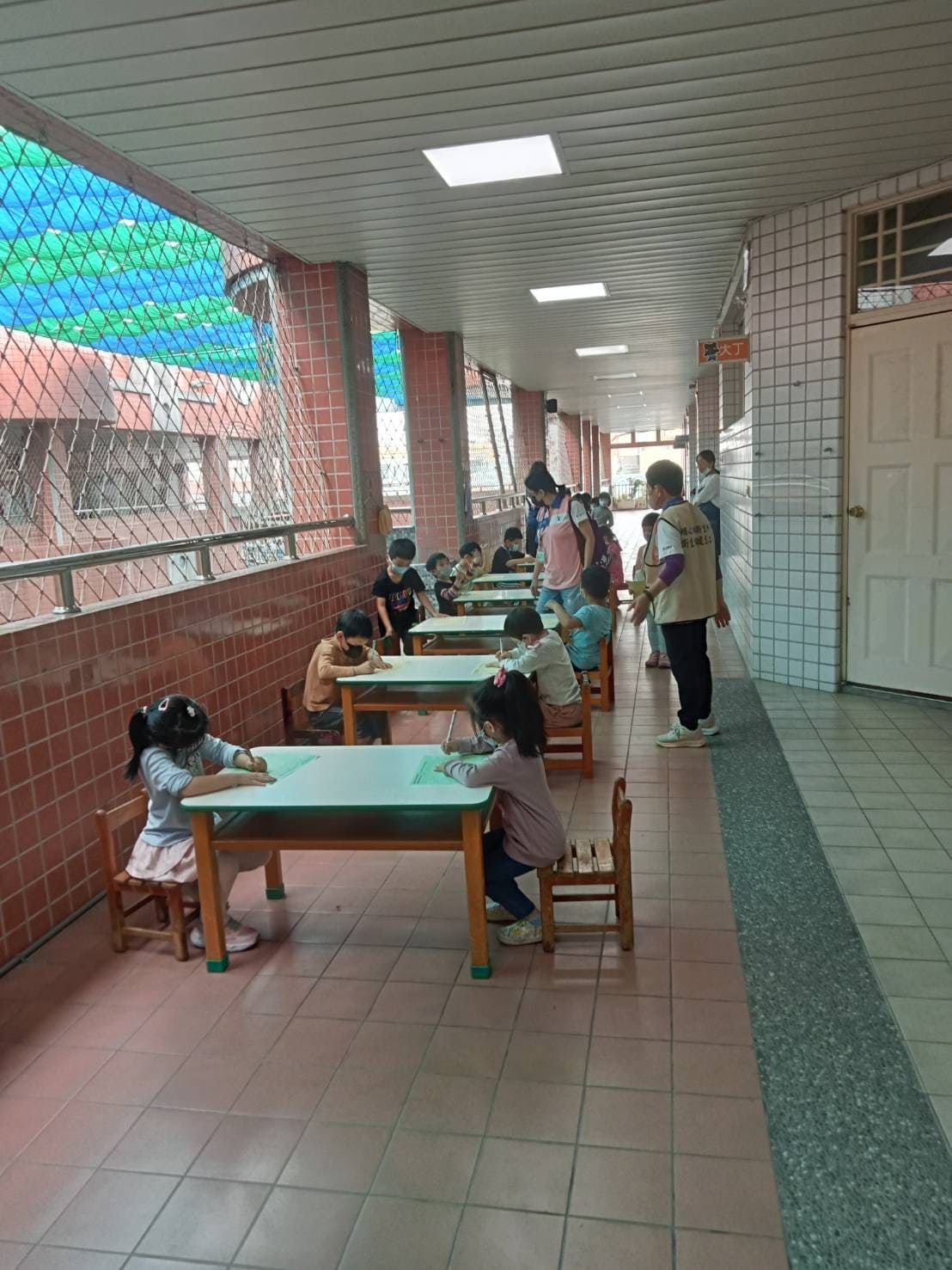 114年幼兒園健康檢查活動，謝謝志工團隊們協助照片2